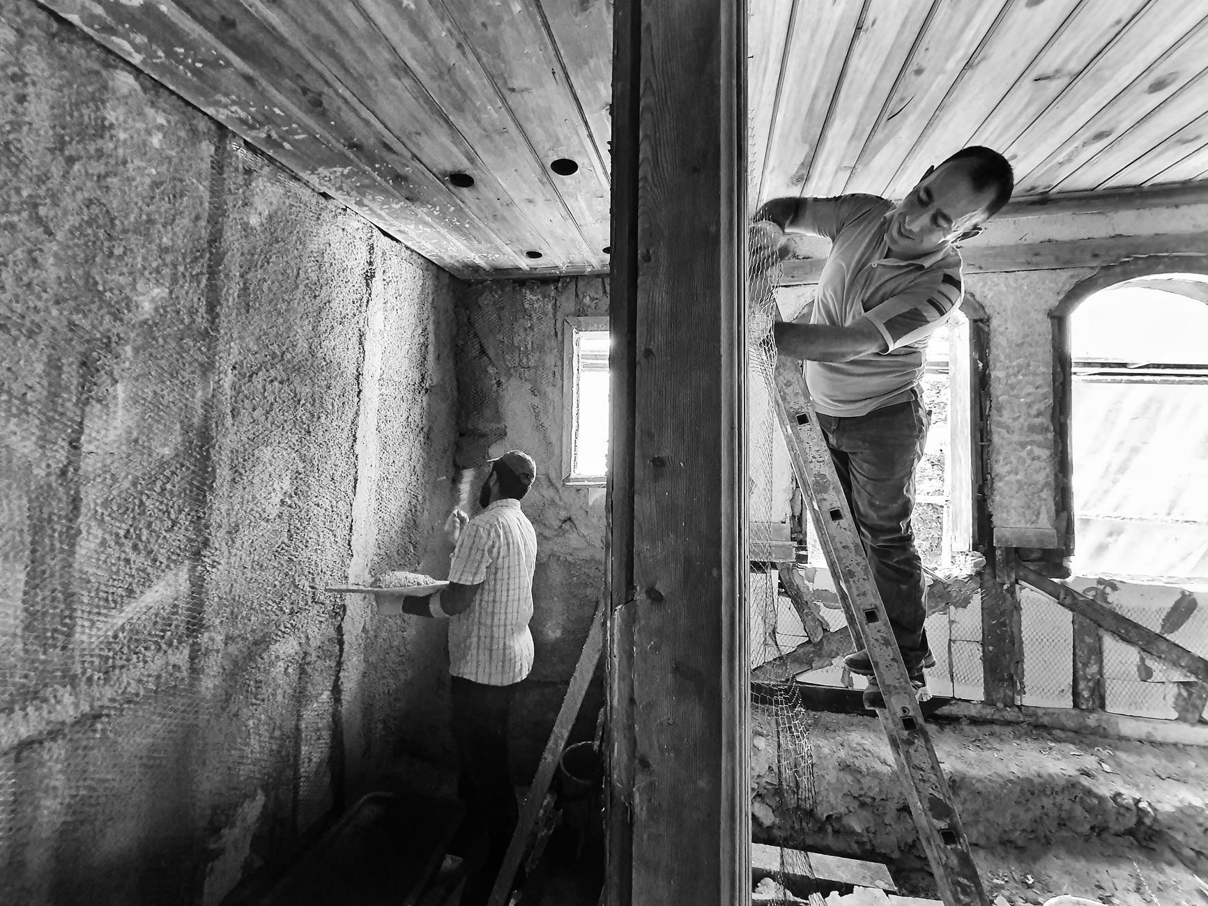 Isolant thermique et résistance R : définition simple mais usage exigeant — installation de matériau isolant maison
