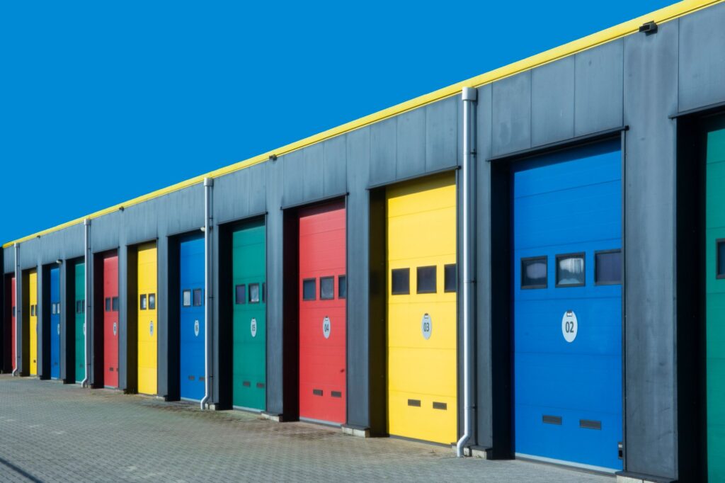 Isoler sa porte de garage — installation porte de garage isolée