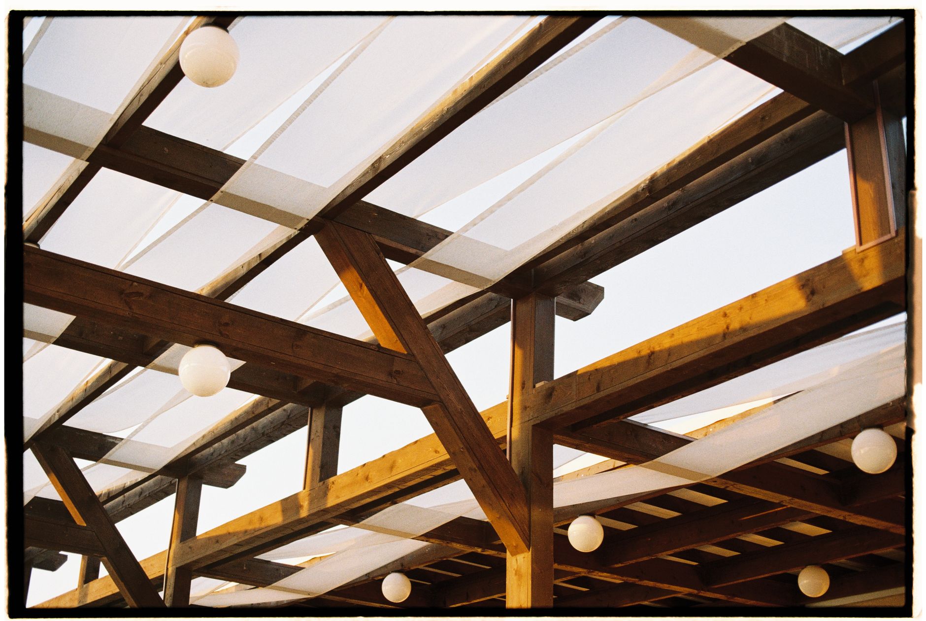 Toile coulissante pour pergola rails, — pergola avec toile coulissante sur rails