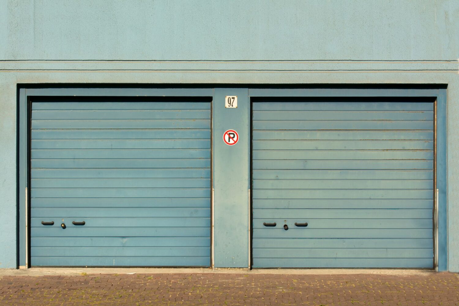 Ouvrir une porte de garage électrique de l&rsquo;extérieur manuellement